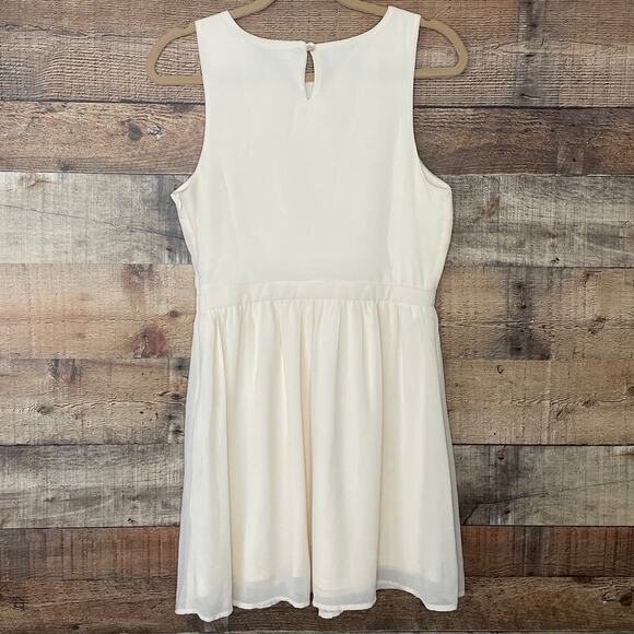 Lola's Collection Sleeveless Dress Bright Floral Embroidery Ivory Size Medium - Picture 9 of 12